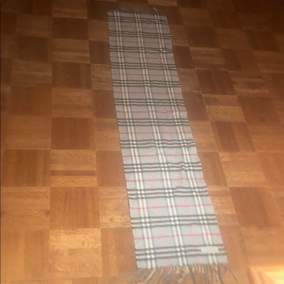 Burberry Cashmere Scarf - Picture 4 of 5